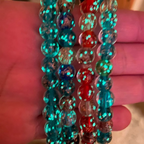 Firefly glass bead bracelet - Picture 2 of 3
